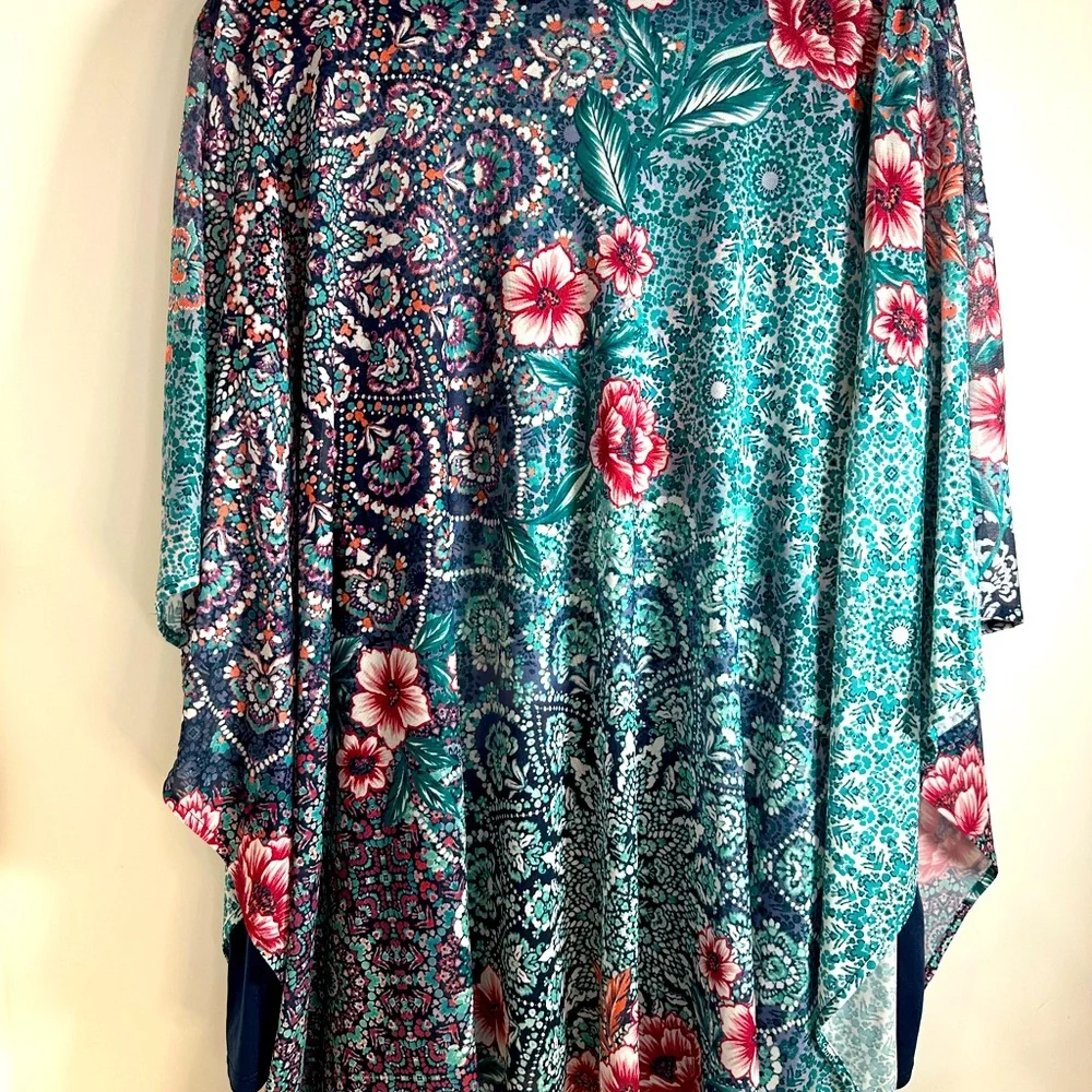 Women’s Catherine’s plus size blouse SZ 2X kaftan style W/ attached camisole - Picture 2 of 12
